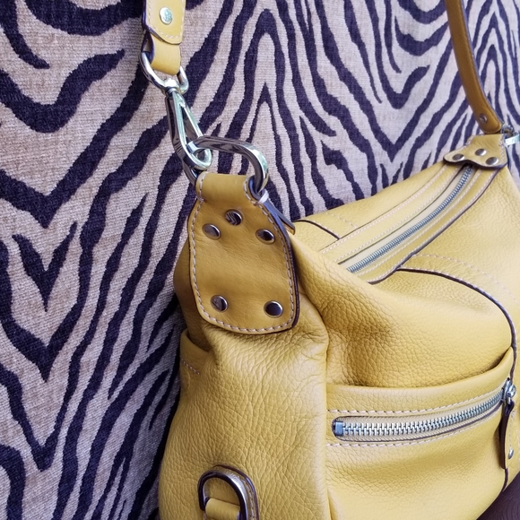 🌼 Tignanello Leather Shoulder Bag – Yellow – Crossbody/Shoulder Strap - Picture 7 of 9